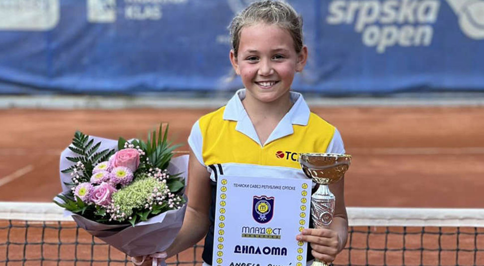 andjela bunic.jpg